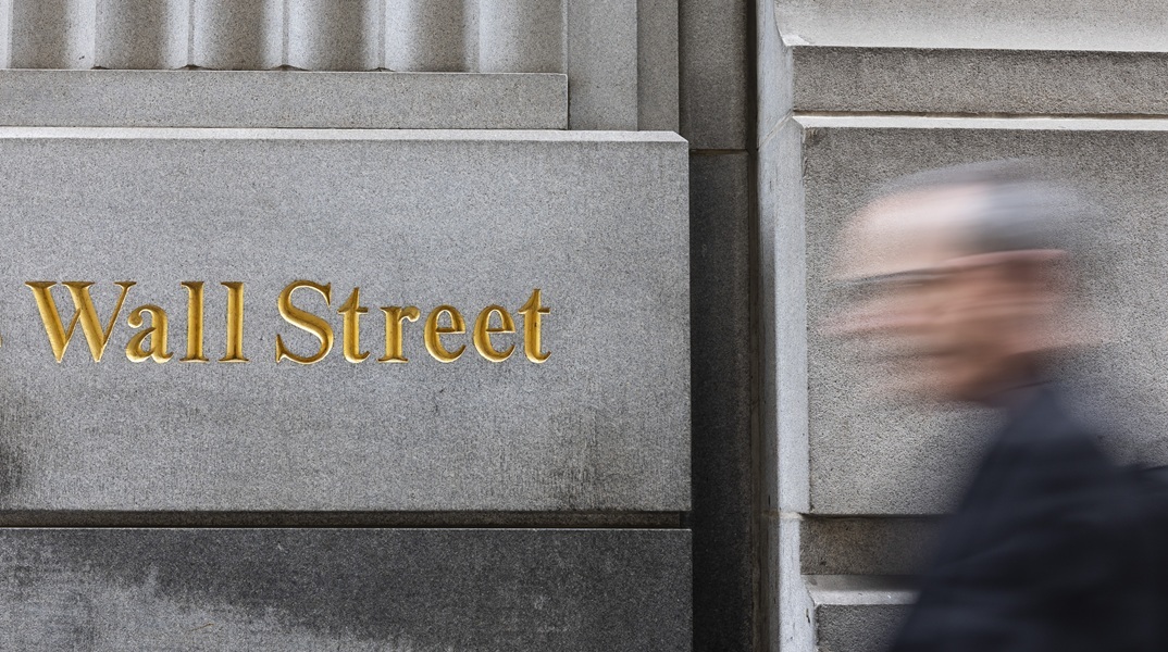 Με μεγάλη πτώση άνοιξε η Γουόλ Στριτ