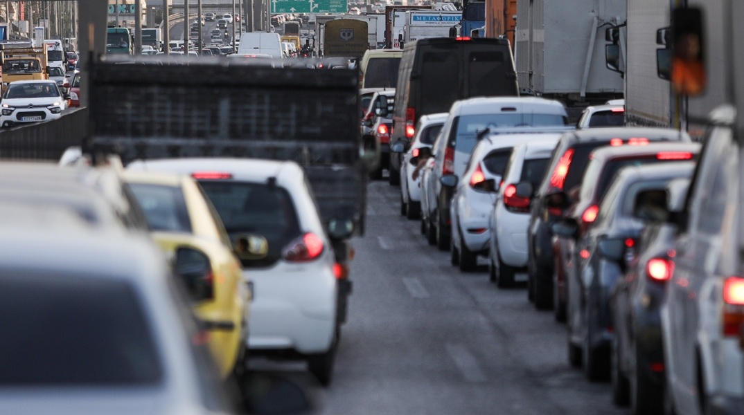 Αυξημένη η κίνηση τώρα σε Κηφισό, λιμάνι Πειραιά και Συγγρού, Αμαλίας