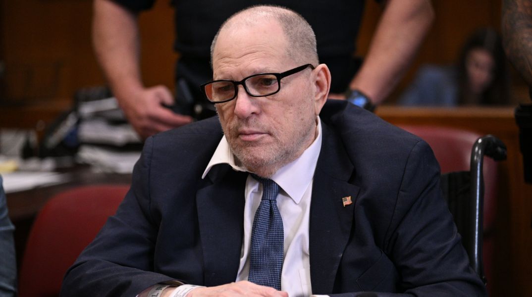 Χάρβεϊ Γουάινσταϊν: Όσο οι γυναίκες αντιστέκονταν, τόσο πιο παρεμβατικός γινόταν - Αντιμετωπίζει νέες κατηγορίες για σεξουαλική κακοποίηση