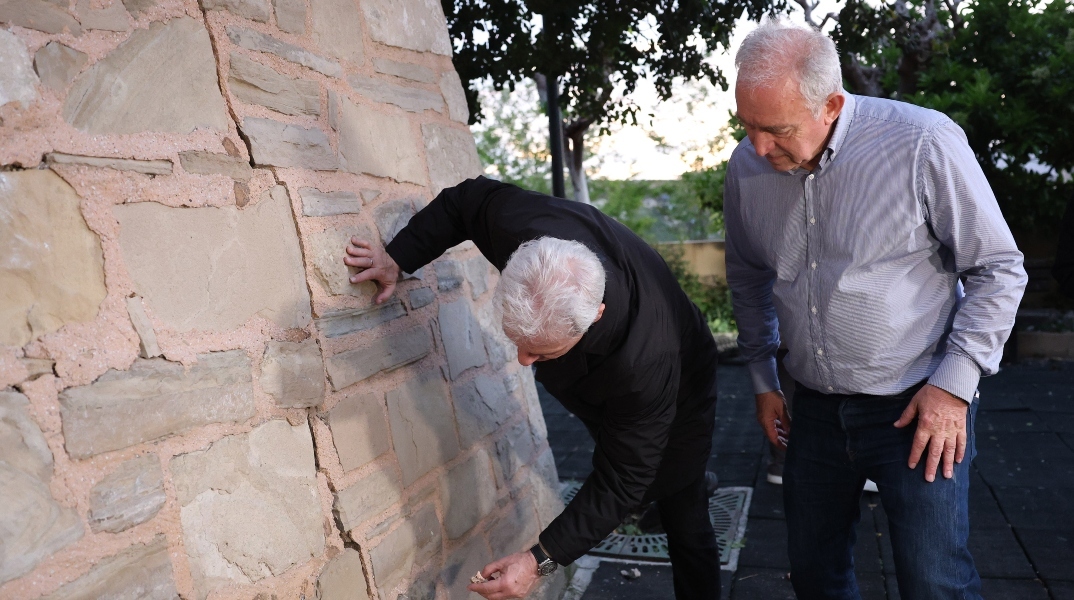 Λέκκας για Βούτες Ηρακλείου: Δεν υπάρχει θέμα εκκένωσης του οικισμού