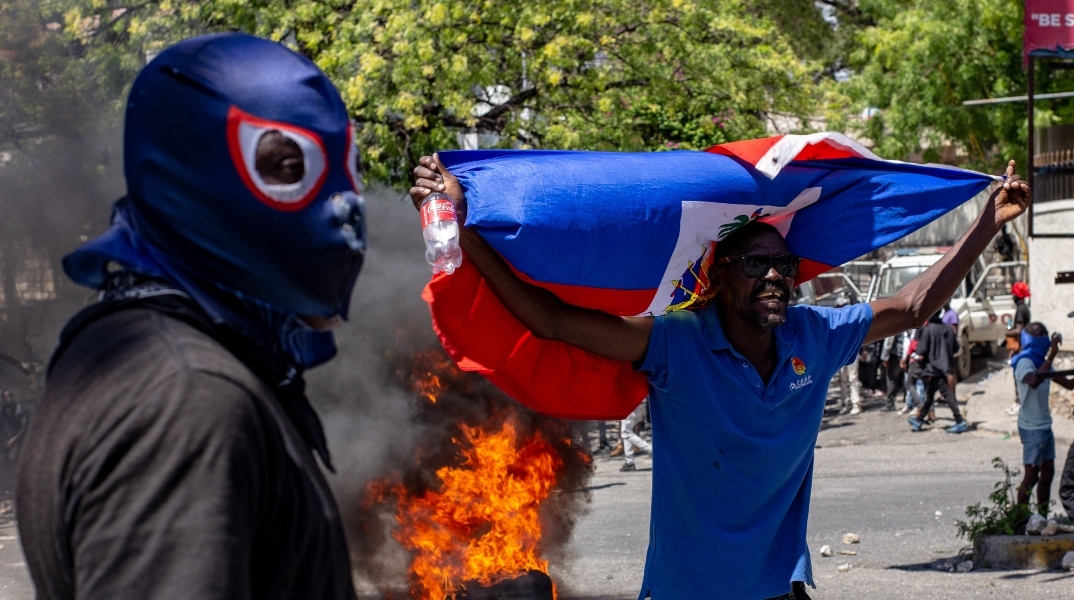 επεισοδια, καπνοι, διαδηλωτες