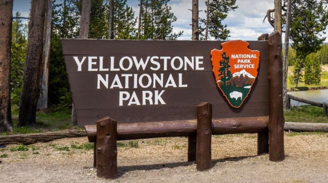 Το εθνικό πάρκο Γέλοουστοουν - πινακιδα