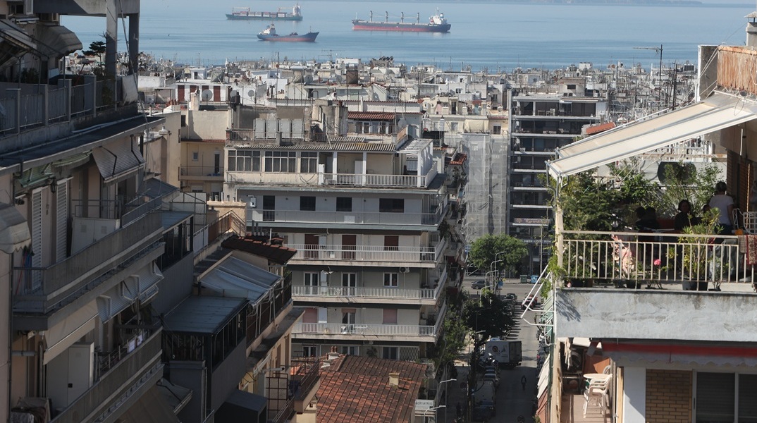 Θεσσαλονίκη: Εκρηκτικά και πυροκροτητές βρέθηκαν στο σπίτι της 39χρονης