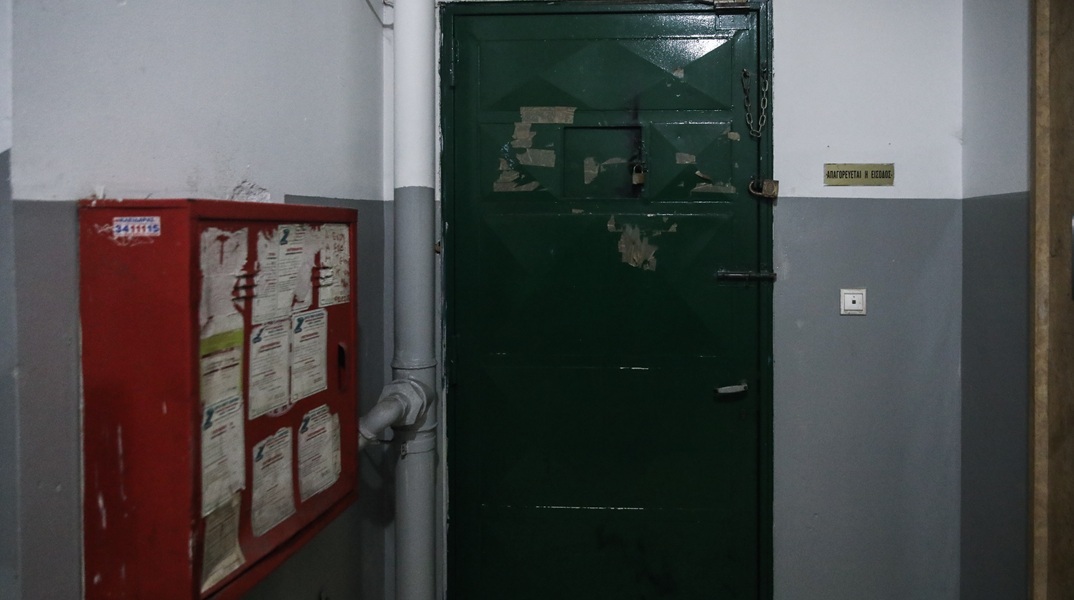 Νεκρός κρατούμενος στο αστυνομικό τμήμα της Ομόνοιας