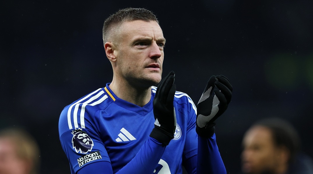 Premier League: Επικός Τζέιμι Βάρντι πήρε την σφυρίχτρα του διαιτητή και σταμάτησε τον αγώνα