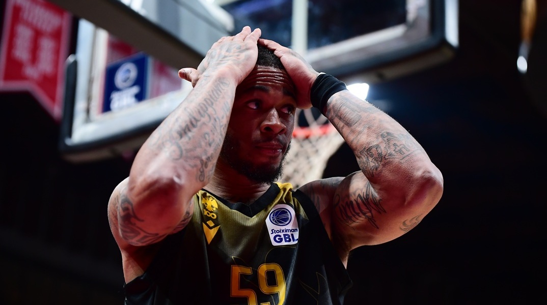 Ολυμπιακός-ΑΕΚ:  Το μοιραίο σουτ του Τάκερ που...δε χάνεται και θα έστελνε το ματς στην παράταση