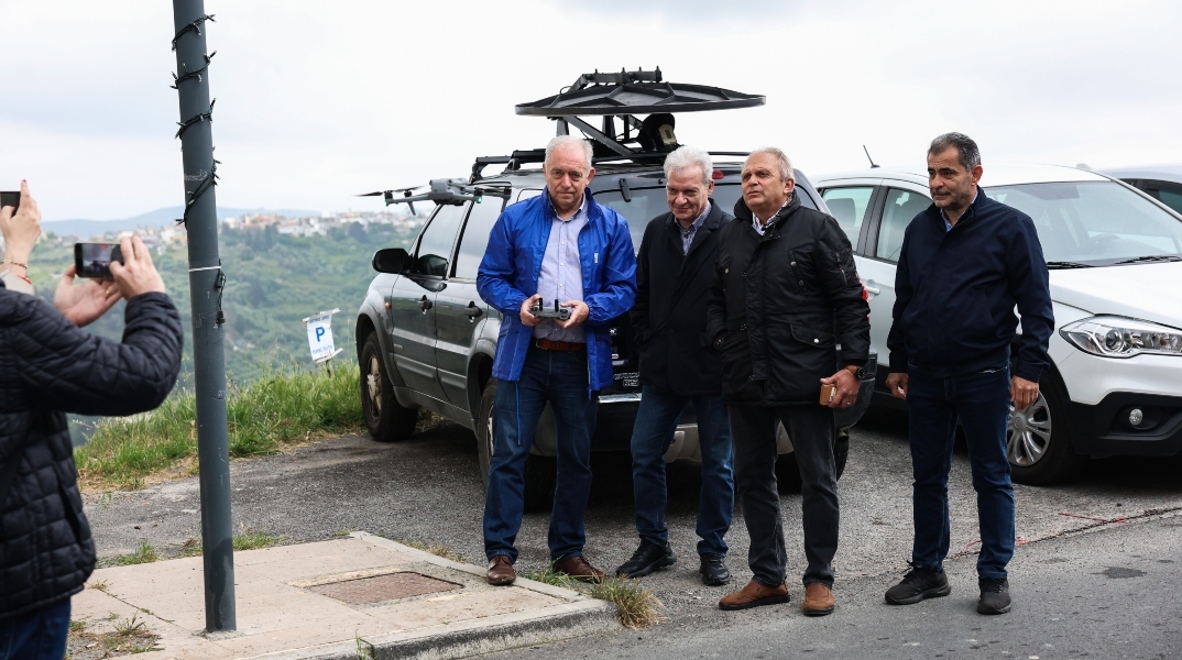 Ο Καθηγητής Ευθύμης Λέκκας κάνει αυτοψία στις Βούτες Ηρακλείου με τη χρήση drone 