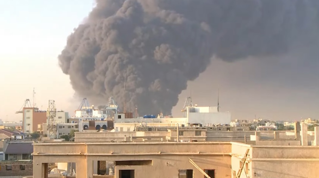 καπνοι απο εκρηξη, κτιρια