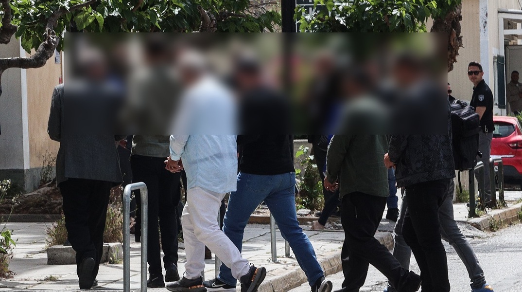 Κτηματολόγιο: Σε αργία όλοι οι εμπλεκόμενοι υπάλληλοι στην υπόθεση διαφθοράς