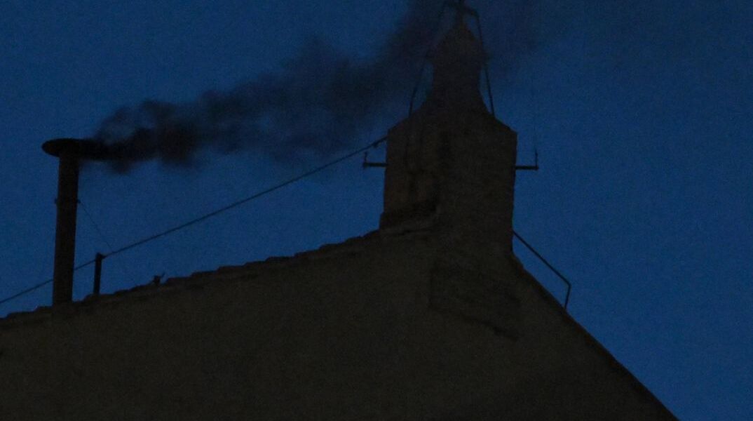 Ο καπνός της Καπέλα Σιξτίνα: ένα μάθημα χημείας από το Βατικανό