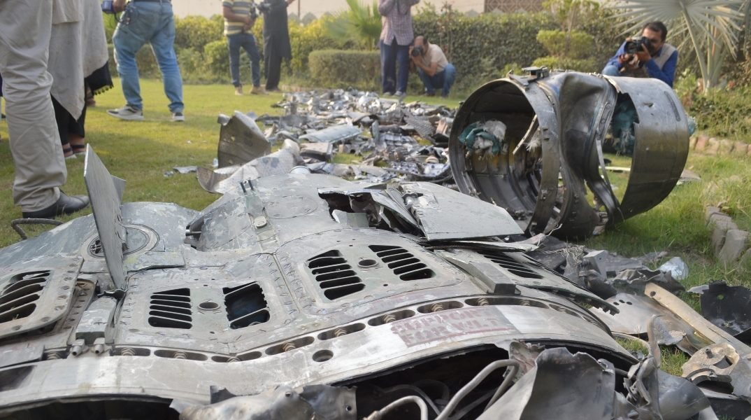 Συντρίμμια ινδικού πυραύλου στην επαρχία Πουντζάμπ του Πακιστάν