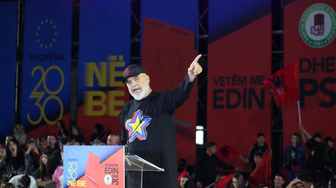 Ο Έντι Ράμα σε προεκλογική του ομιλία πριν τις αυριανές εκλογές στη Αλβανία