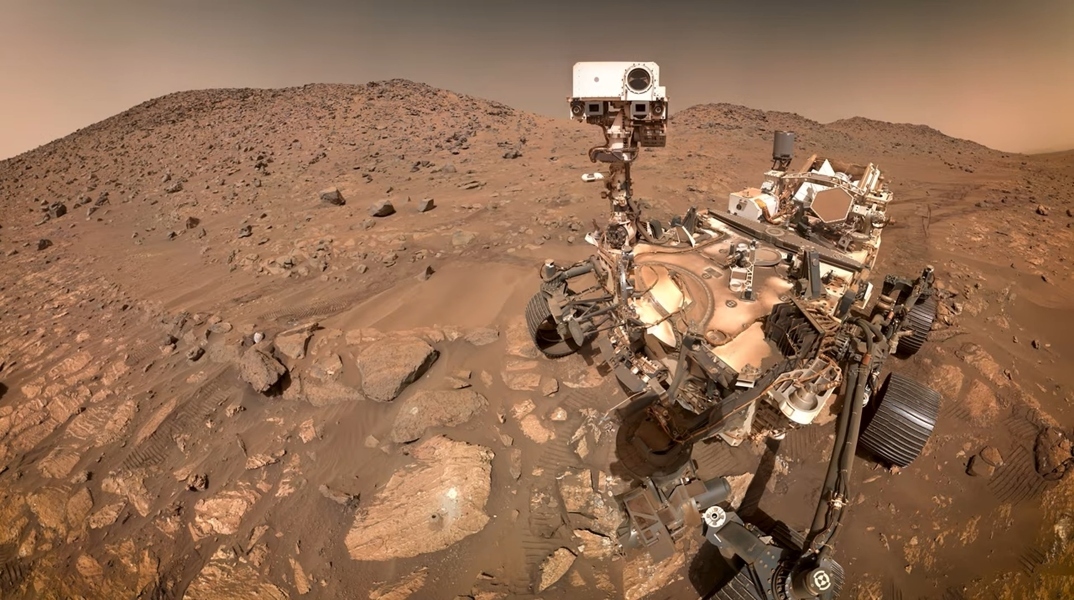 Το ρόβερ Perseverance της NASA στην επιφάνεια του πλανήτη Άρη