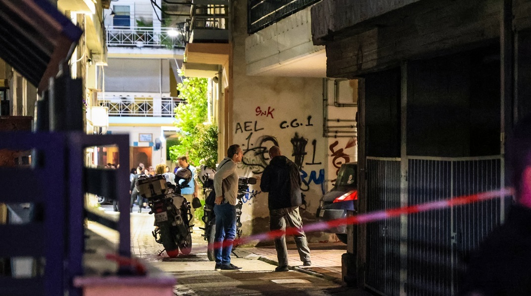 Λάρισα: Ποινική δίωξη για ανθρωποκτονία από πρόθεση στον 21χρονο που σκότωσε τη μητέρα του