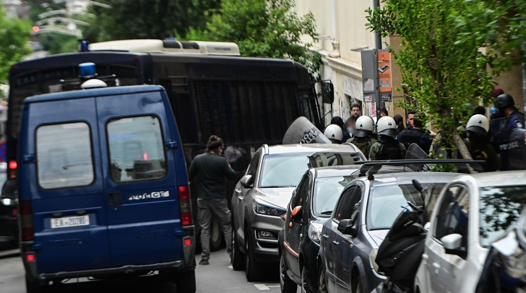 Μεγάλη αστυνομική επιχείρηση στη Νομική – 7 προσαγωγές