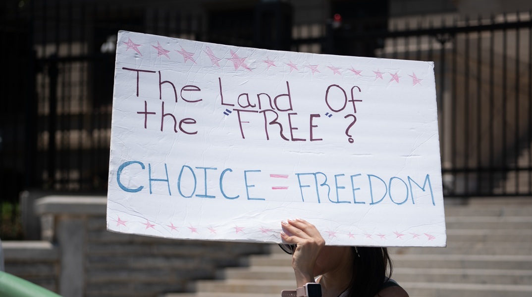 Τζόρτζια: Εγκεφαλικά νεκρή γυναίκα κρατείται σε υποστήριξη ζωής λόγω της απαγόρευσης αμβλώσεων