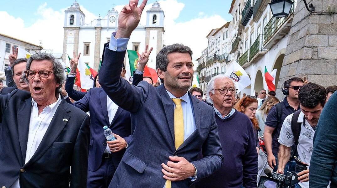 Πορτογαλία: Κατάρρευσε ο ηγέτης της ακροδεξιάς για δεύτερη φορά σε λίγες μέρες