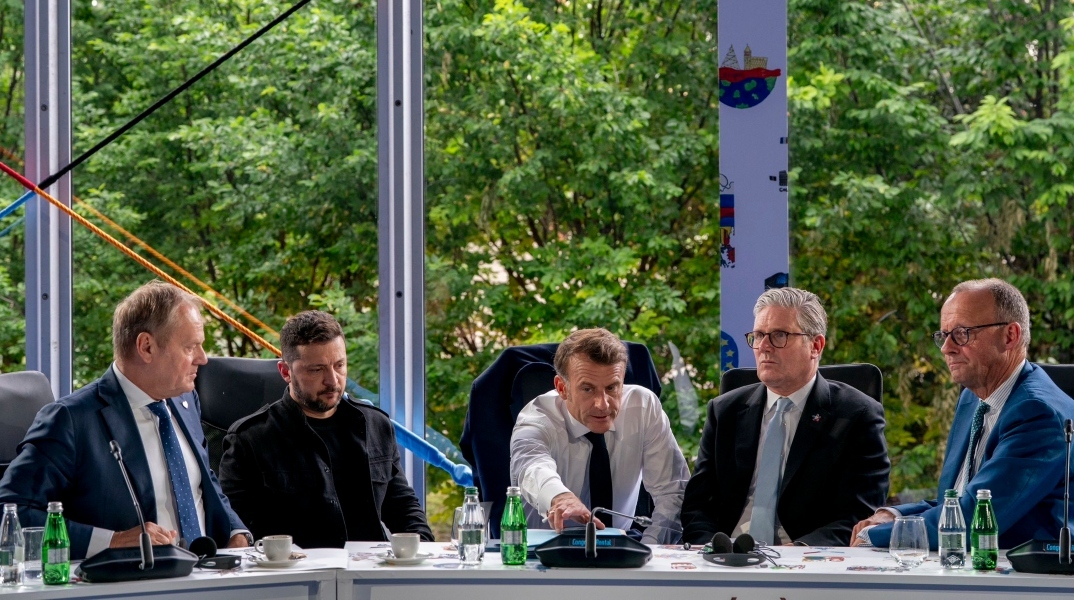 Ο Μακρόν δηλώνει, μετά από τηλεφωνική επικοινωνία με τον Τραμπ, ότι η Ρωσία δεν θέλει ειρήνη