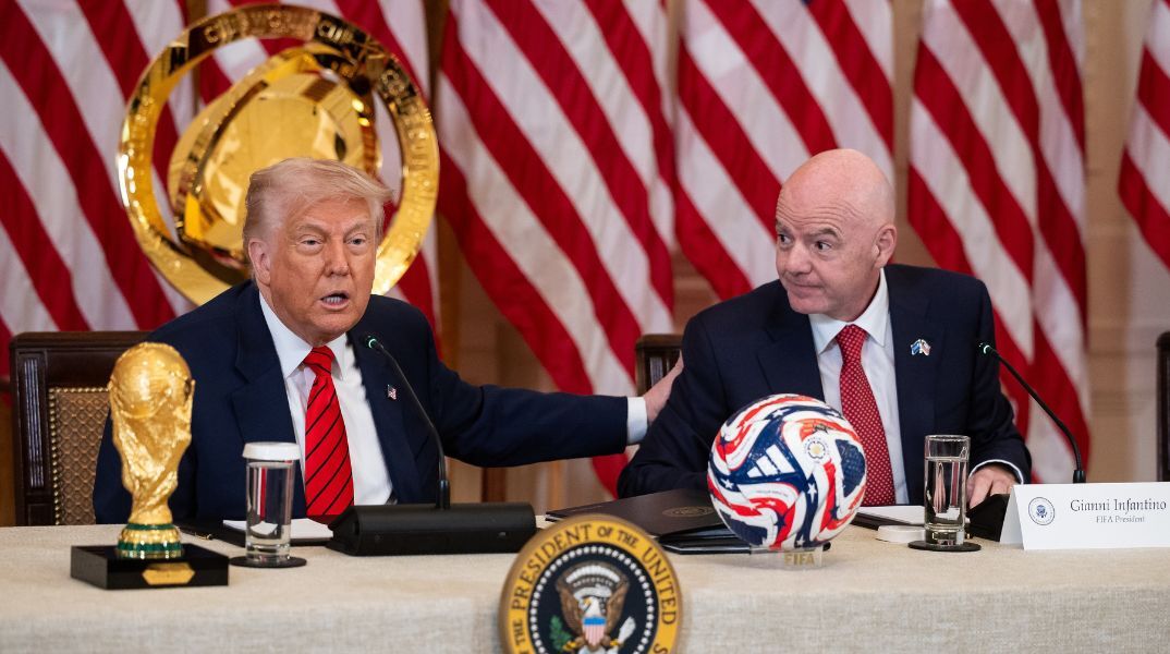 FIFA: Επικρίνεται ο Ινφαντίνο για το ταξίδι με Τραμπ σε Κατάρ-Σ. Αραβία - UEFA και Human Rights Watch τον κατηγορούν για αδιαφάνεια και έλλειψη λογοδοσίας