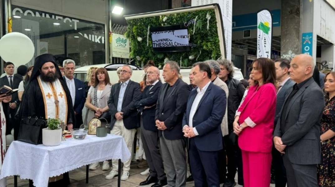 εγκαινια, κοσμος, πολιτικοι