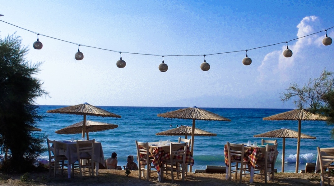 ΑΑΔΕ - Φοροδιαφυγή: Καλοκαίρι με drones, μυστικούς ελέγχους και «τουρίστες-εφοριακούς»