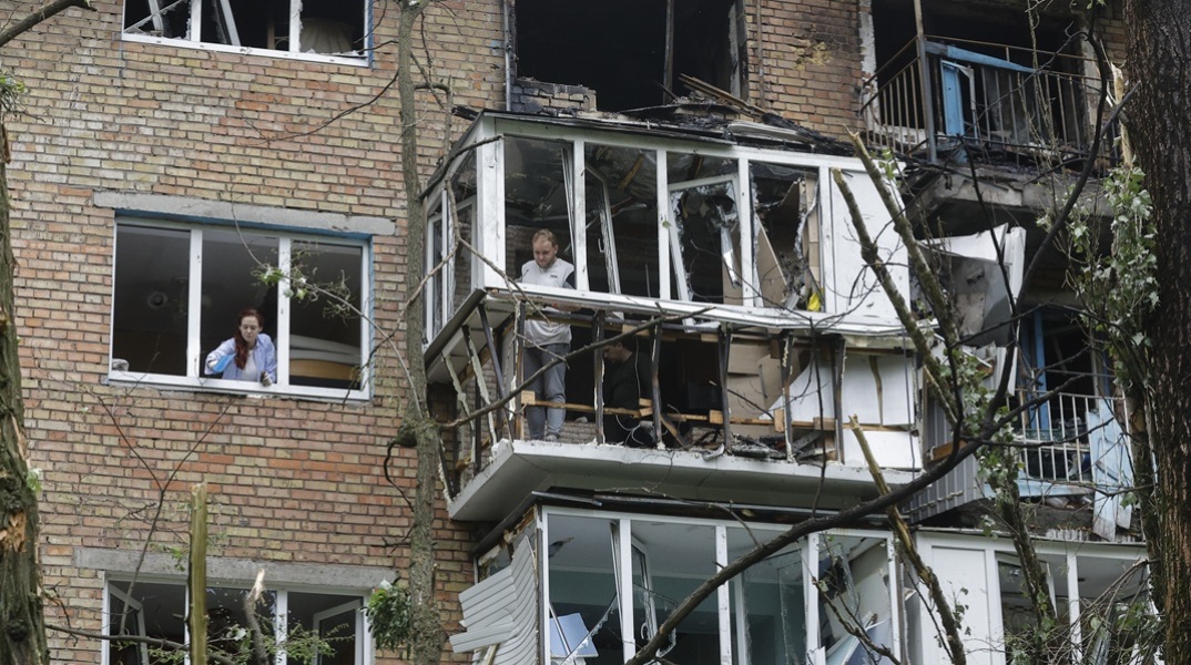 Ουκρανία: Ολονύκτιες ρωσικές επιθέσεις με πυραύλους drones στο Κίεβο - Τουλάχιστον 3 νεκροί