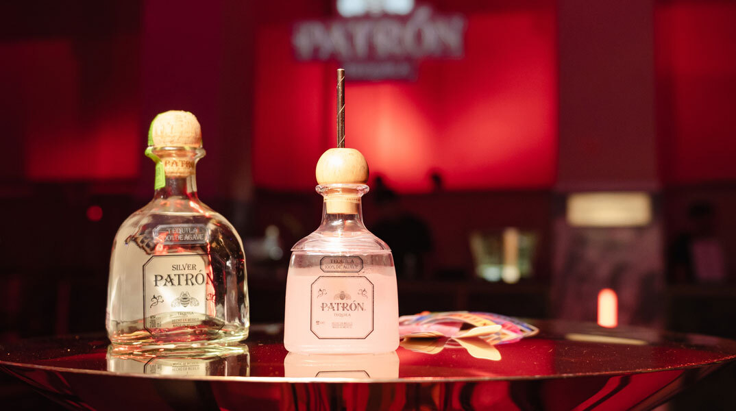 Όλο το βράδυ οι καλεσμένοι απολάμβαναν Paloma cocktails με super premium τεκίλα