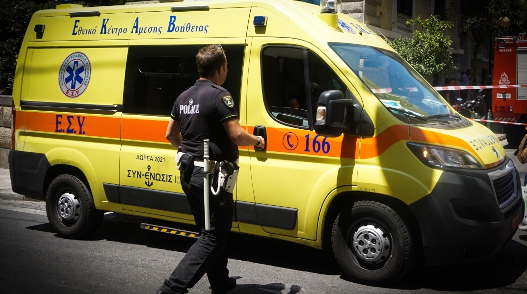 τροχαιο, ασθενοφορο, αστυνομικος