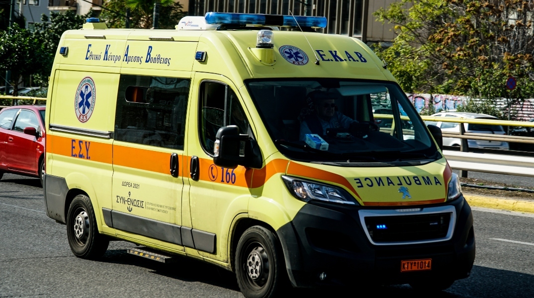 Πάτρα, ασθενοφορο