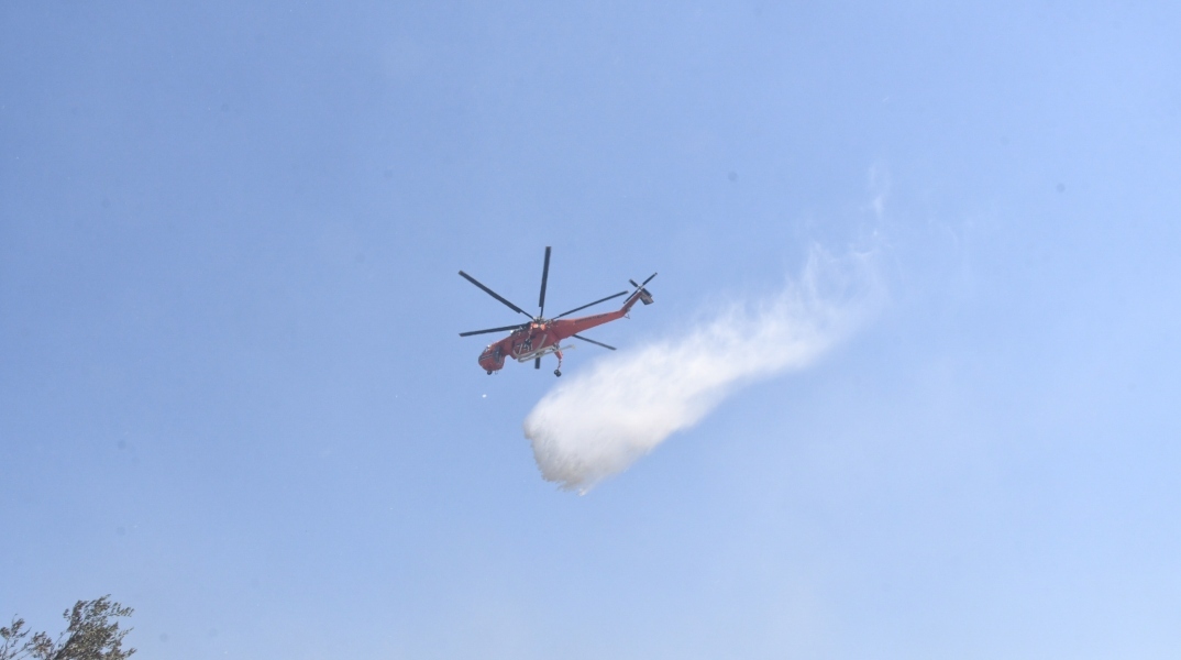 Φωτιά, ελικοπτερο
