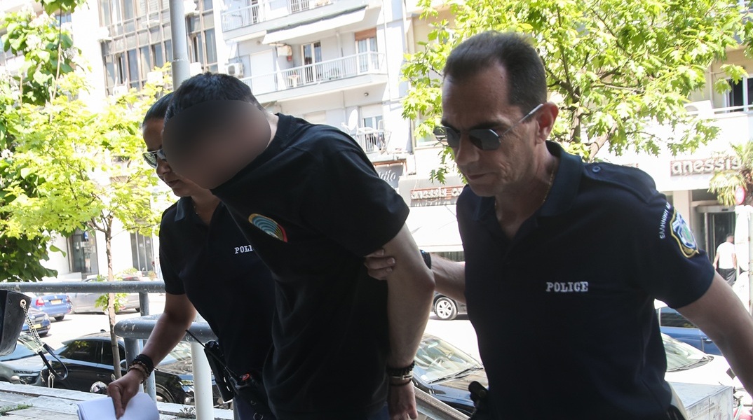 : Κακουργηματική δίωξη στον 34χρονο που κλώτσησε και πάτησε γατάκι με το ΙΧ του στην Καλαμαριά