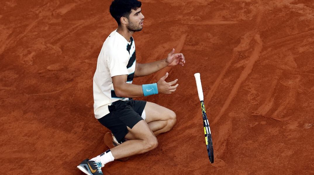 Ρολάν Γκαρός: Πρωταθλητής ο Κάρλος Αλκαράθ μετά από επική μάχη με τον Σίνερ