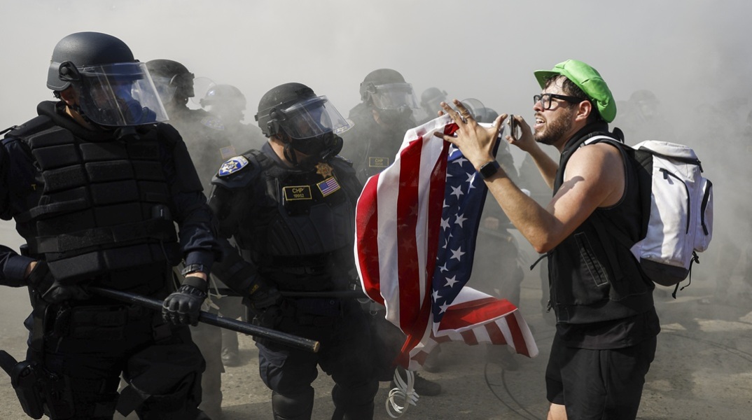 Λος Άντζελες: Απαγόρευση συναθροίσεων με απόφαση Τραμπ