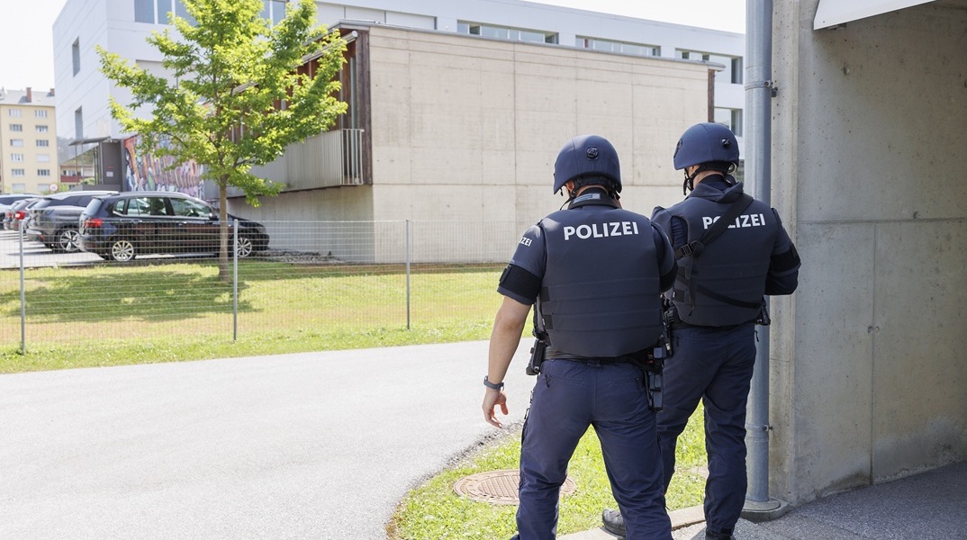 Τριήμερο εθνικό πένθος στην Αυστρία μετά την τραγωδία στο σχολείο - 10 οι νεκροί της αιματηρής επίθεσης 