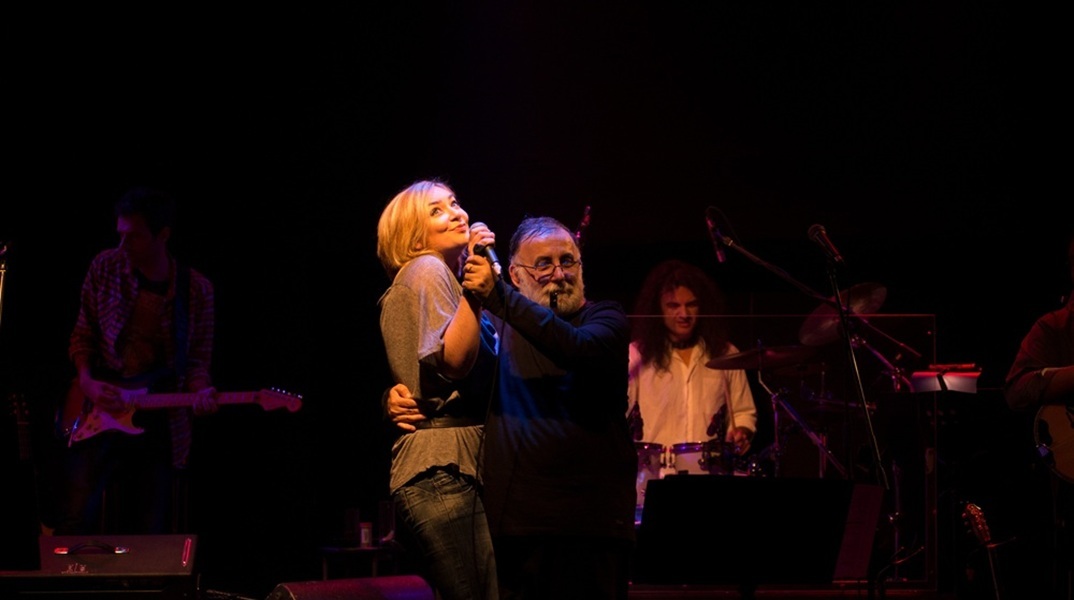 Συναυλία- Αφιέρωμα στον Θάνο Μικρούτσικο από τη Ρίτα Αντωνοπούλου