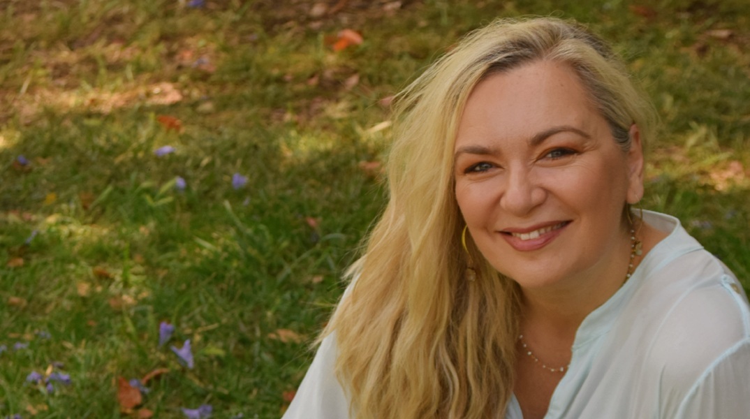 Η Ρίτα Αντωνοπούλου και οι Ρεβάνς ανοίγουν τον Κήπο του Μεγάρου με ένα αφιέρωμα στον Θάνο Μικρούτσικο