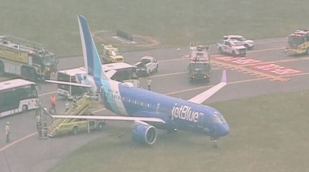 Βοστώνη: «Λαχτάρα» για επιβάτες πτήσης - Το αεροπλάνο γλίστρησε εκτός διαδρόμου προσγείωσης