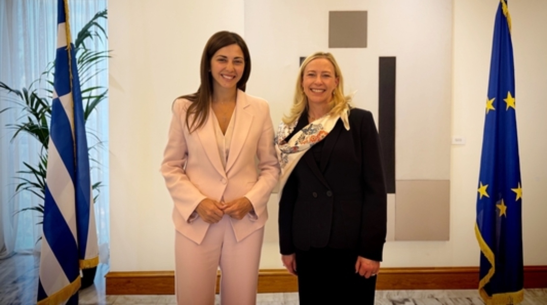 Η Υπουργός Παιδείας Σοφία Ζαχαράκη με την Πρόεδρο του Yale University, Maurie Mclinnis