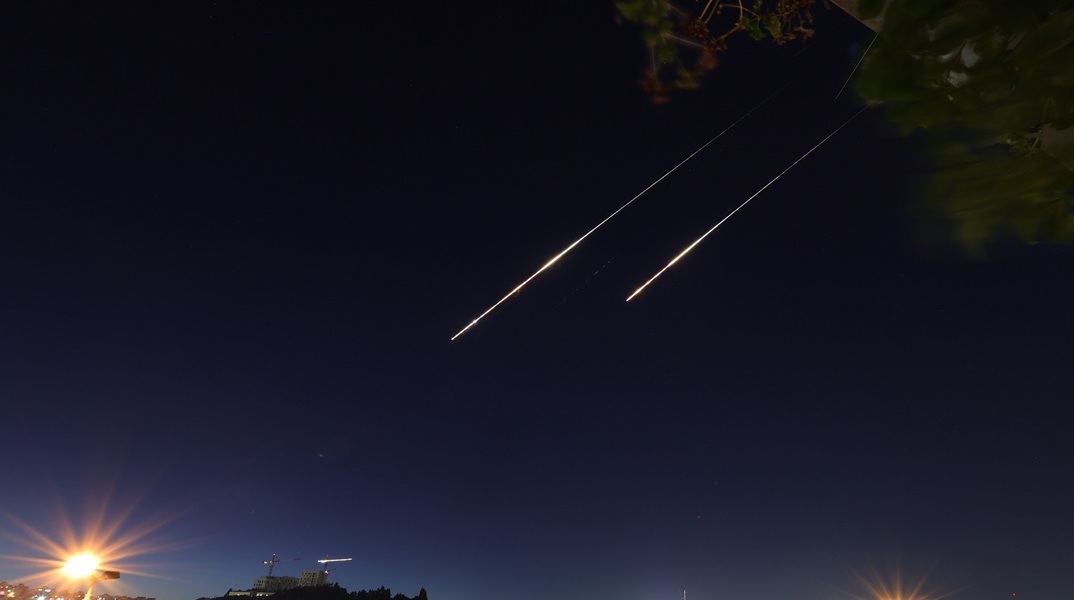 Μπαράζ πυραυλικών επιθέσεων: «Σύντομα το Ισραήλ δεν θα είναι κατοικήσιμο», προειδοποιεί η Τεχεράνη