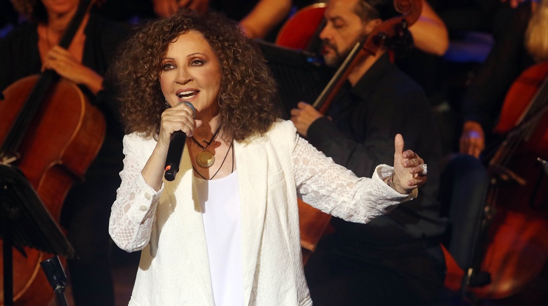 Εγκλωβισμένη στο Ισραήλ η Γλυκερία - Μέσω Αιγύπτου γίνονται προσπάθειες επιστροφής των Ελλήνων καλλιτεχνών