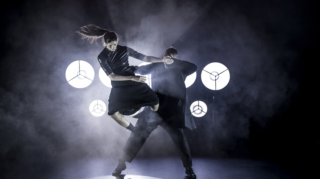 Mountain: η νέα παράσταση των Rootless Roots