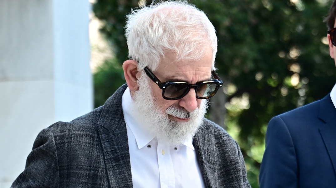 Πέτρος Φιλιππίδης