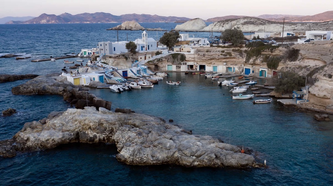 Mandrakia Artis 2025 στα Μανδράκια της Μήλου