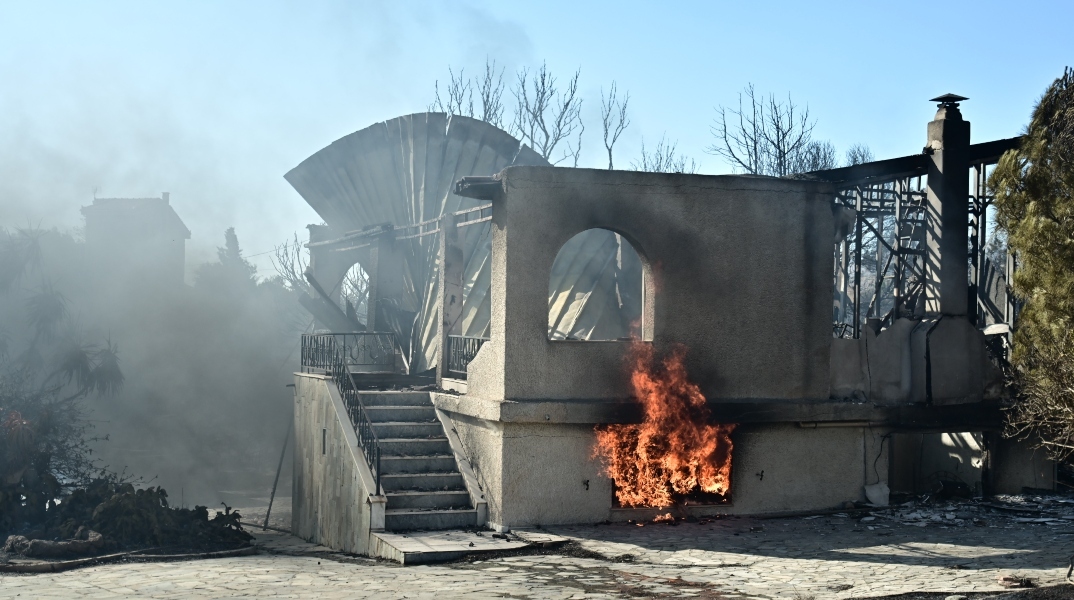 Πυρκαγιά στην Παλαιά Φώκαια