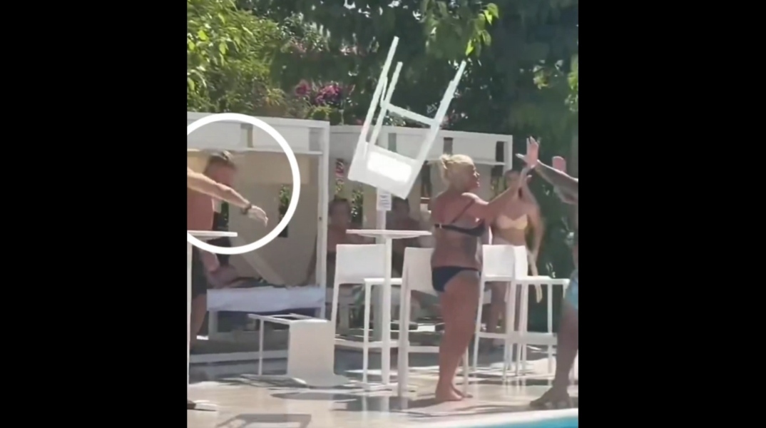 Ισπανία, Ποδοσφαιριστής πετά καρεκλα σε γυναικα