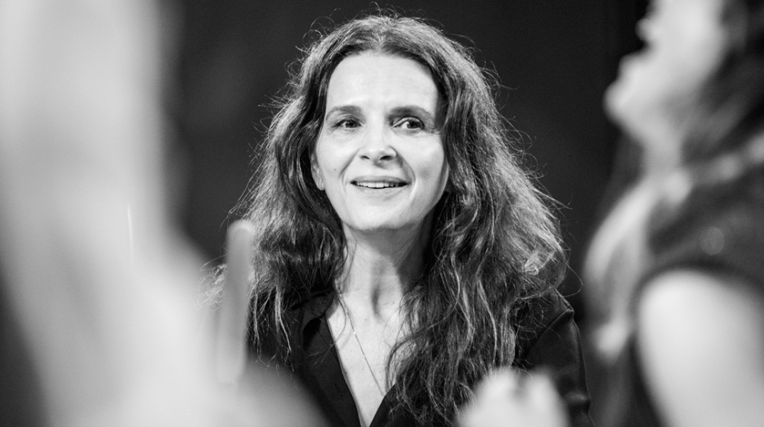 Η Ζιλιέτ Μπινός στις πρόβες της παράστασης «Ο όρκος της Ευρώπης»