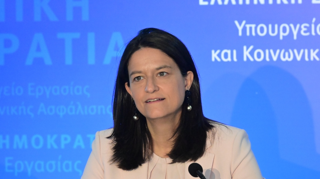 Η υπουργός Εργασίας και Κοινωνικής Ασφάλισης, Νίκη Κεραμέως