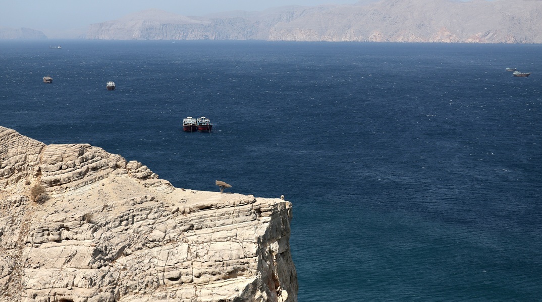 Reuters: Το Ιράν προετοίμαζε ναρκοθέτηση των Στενών του Ορμούζ μετά την επίθεση του Ισραήλ