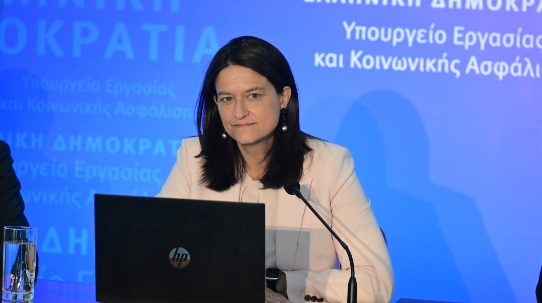 Η υπουργός Εργασίας και Κοινωνικής Ασφάλισης, Νίκη Κεραμέως 