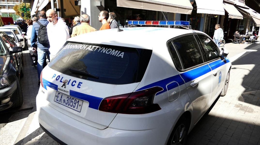 Αμαλιάδα: Συμπλοκή δυο γυναικών στο δρόμο...με καρφωμένο ψαλίδι